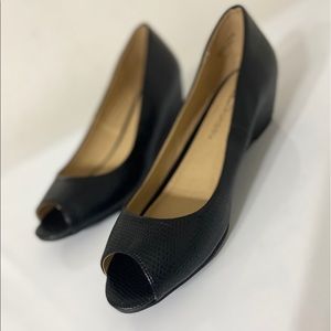 NWOT Black Peep Toe Dress Shoes Chinese Laundry